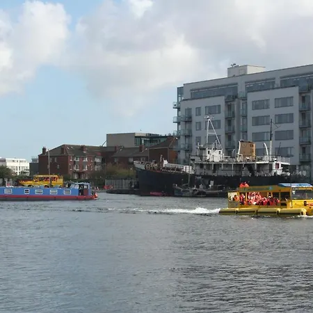 Barge Hire 보트호텔 *